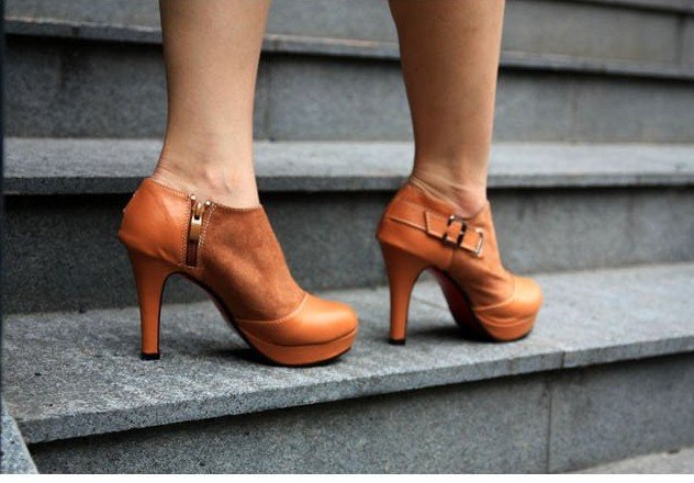 Ladies PU Leather Rubber Zipper Ankle High Heel Shoes