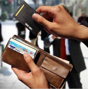 Black Disposable Thin Card Design Triple Blade Reflected Ultra Portable Shaver
