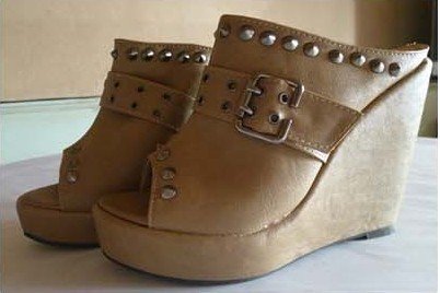 Women's PU Leather Buckle Decorated with Rivets High Heels Sandals