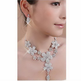 Female Luxurious Fashion Zinc Alloy Rhinestone Waves Design Jewelry Set