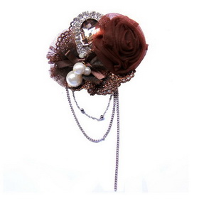 Copper Alloy Big Pins Design with Some Cute Pendant Brooch