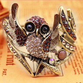 European Style Retro Bird Diamond Opening Bracelet