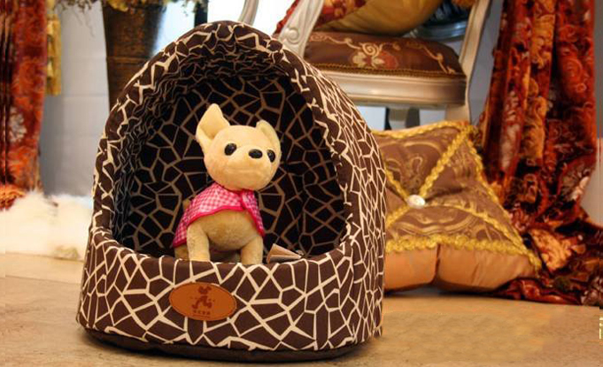 Winter Naughty Pet Candy Kennel