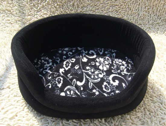 Comfortable Pet Fleece Bed with fashion Design