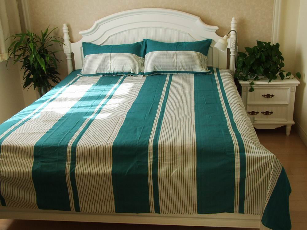 Flat and Smooth Chinese Traditional Eco-friendly Pure Cotton Handmade Blue & White Stripes Bedding Set