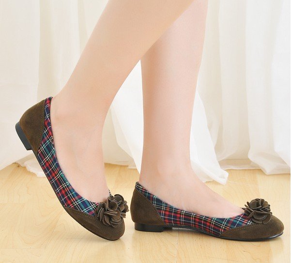 Women's Classic PU Round Toe Flowers Flat Shoes