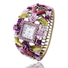 Amanda49 Elegant Golden Bracelet Wrist Watch (Purple Diamonds)