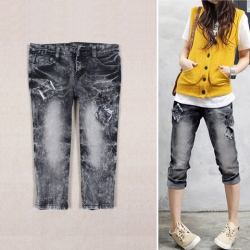Amanda49 Cool Letter Printed Patch Embellished Grid Back-Pocket Black Quarter Jeans For Women