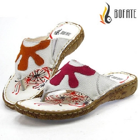 Women's Flat Sweet Genuine Leather Slippers Flower Pattern Flip Flops