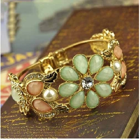 European Style Retro Bohemian Flowers Diamond Gem Bracelet