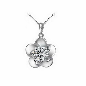 Female Middle Flower Shape Carved Silver Necklace Pendant